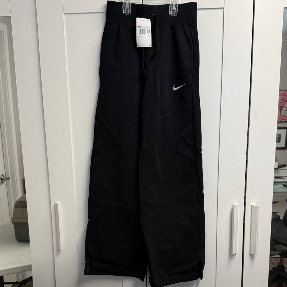 Nike Women’s Black Wide-leg Sweat Pants XS